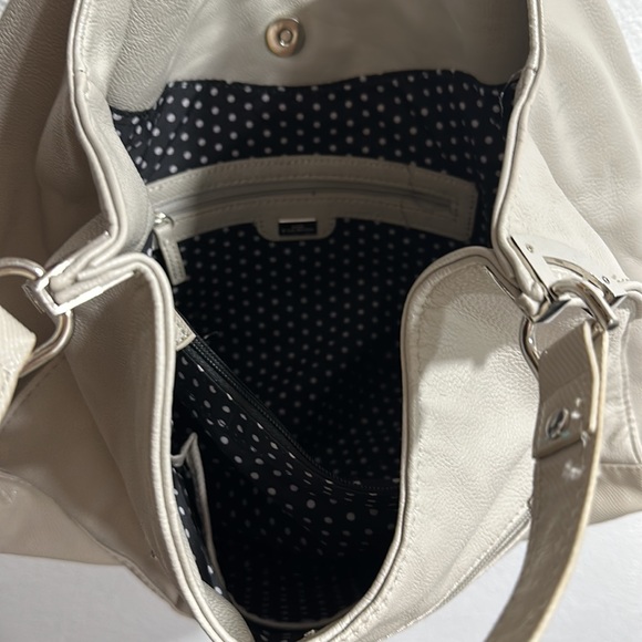 LULU Beige Purse with Silver Hardware - Picture 5 of 8